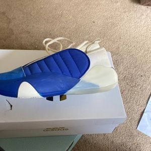 James Harden Volume 7 size 11.5. Rating 8/10 with box.